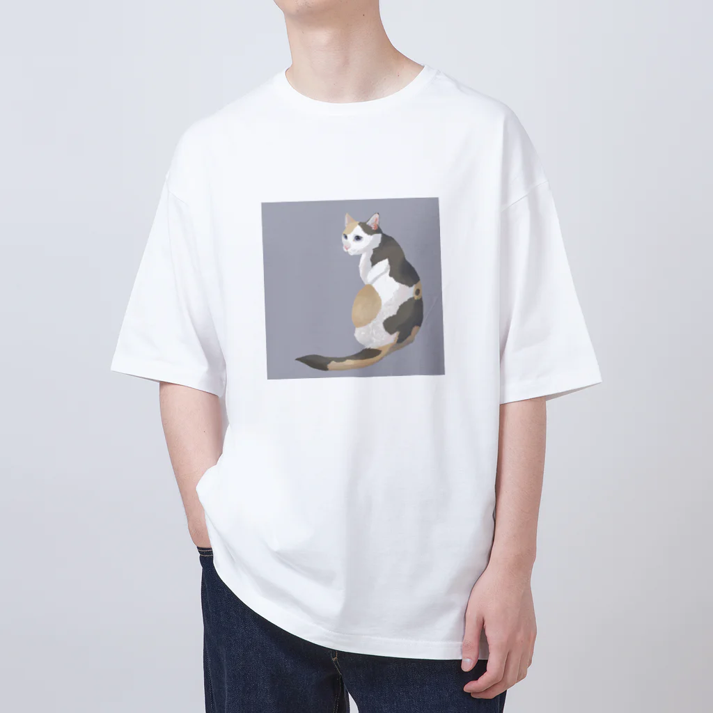 はるさめ商店の三毛猫 Oversized T-Shirt
