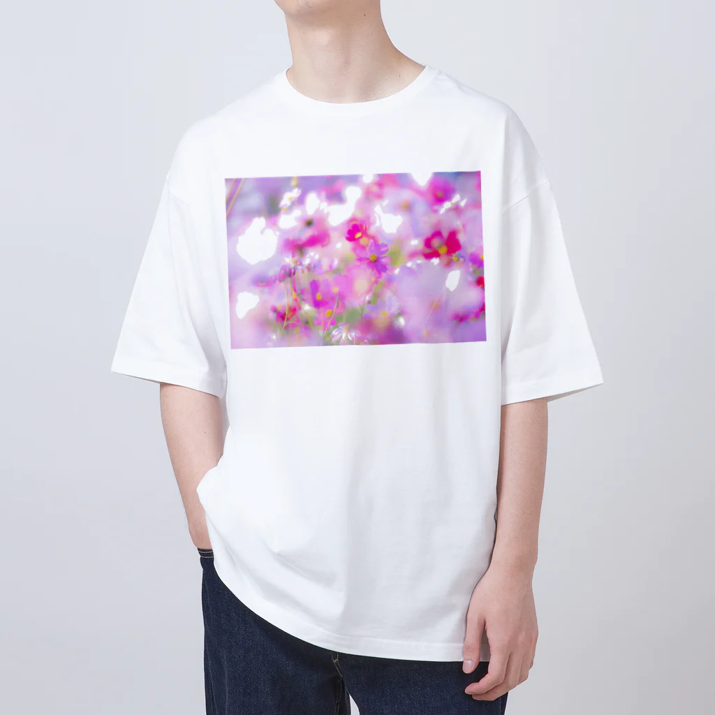 最終進化的量産型良のピンクノコスモス Oversized T-Shirt