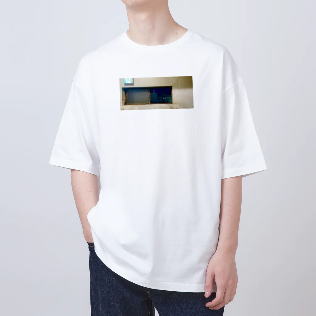 KAIHO PLAYLISTのどこかの街のホテル Oversized T-Shirt