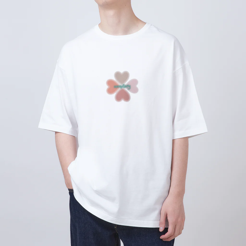 blanknessのclover heart Oversized T-Shirt