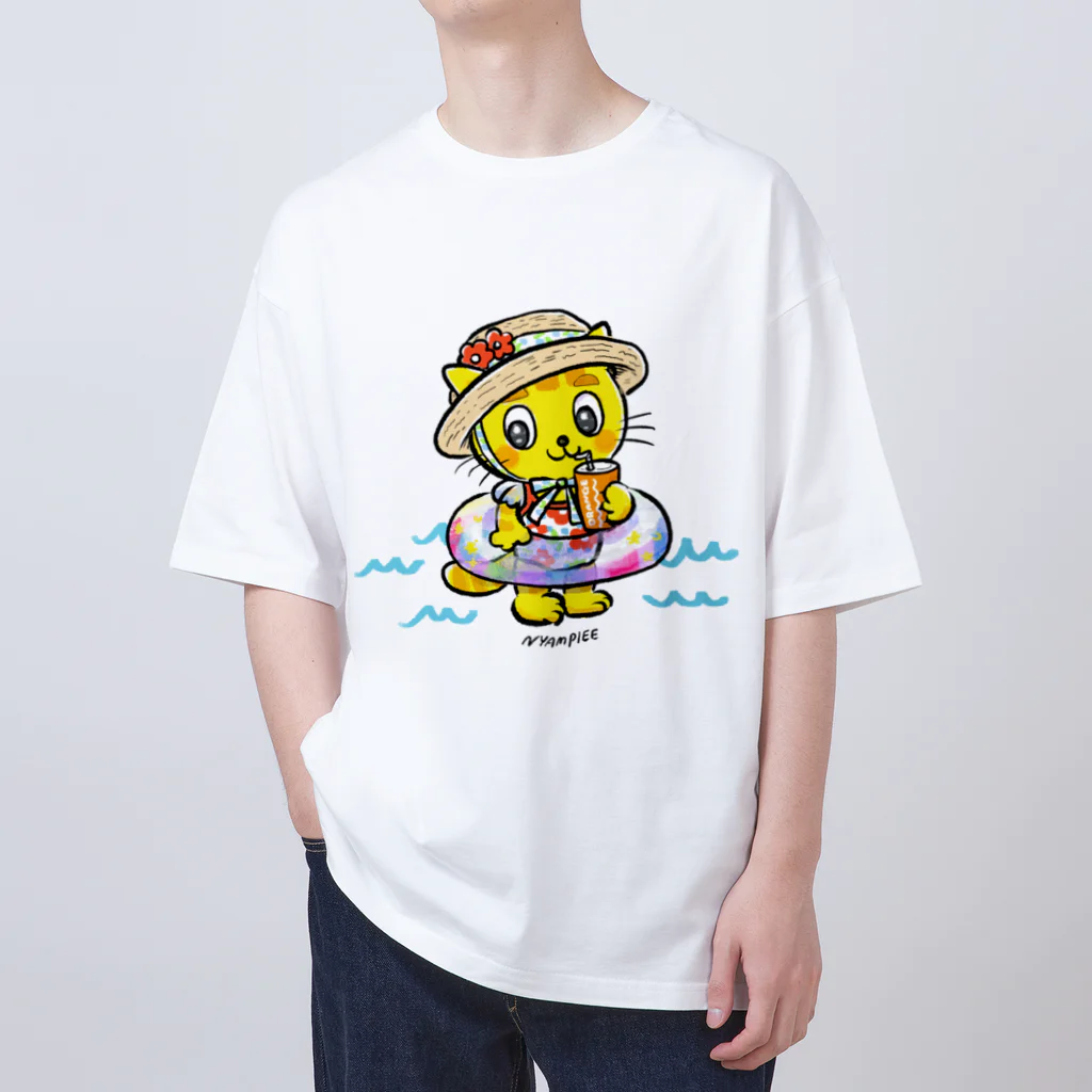 にゃんぴーの水着のにゃんぴー（浮き輪） Oversized T-Shirt