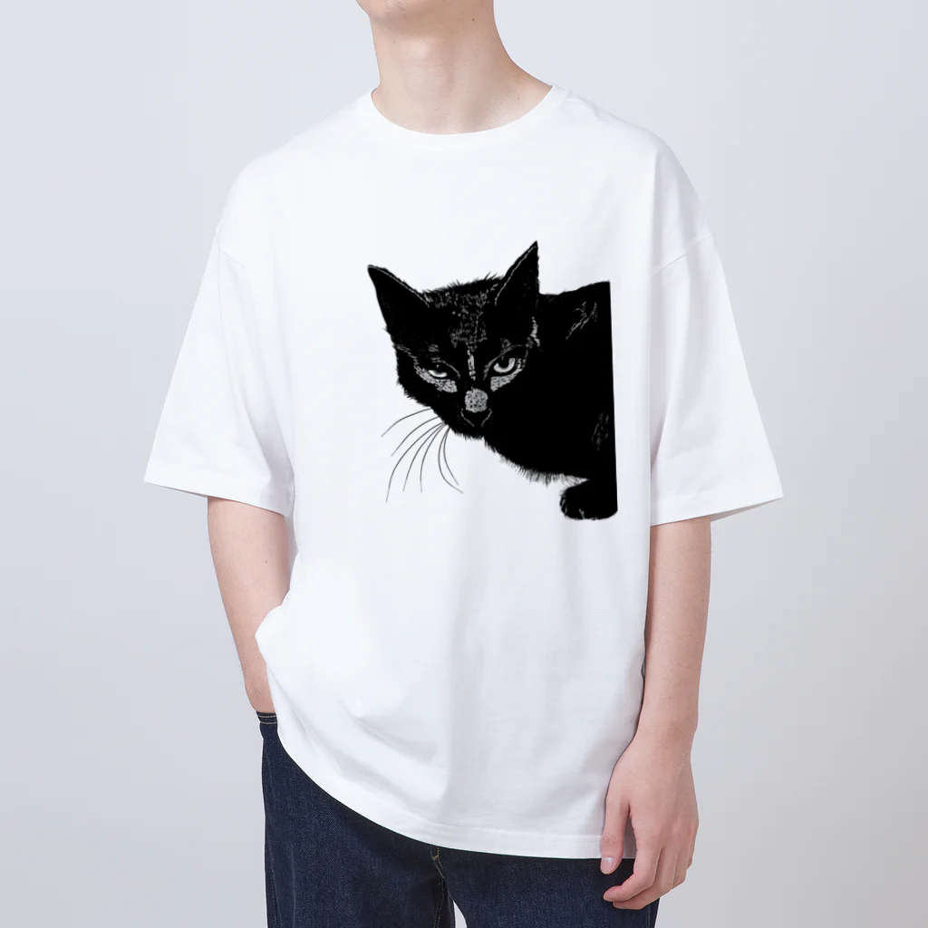 小鳥と映画館のカッコよく覗きに来た黒猫 オーバーサイズTシャツ