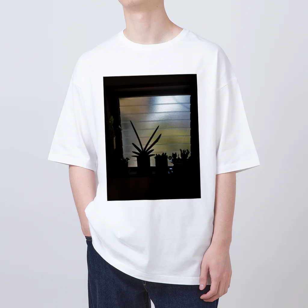 ムック・アフター5の美・シルエット Oversized T-Shirt
