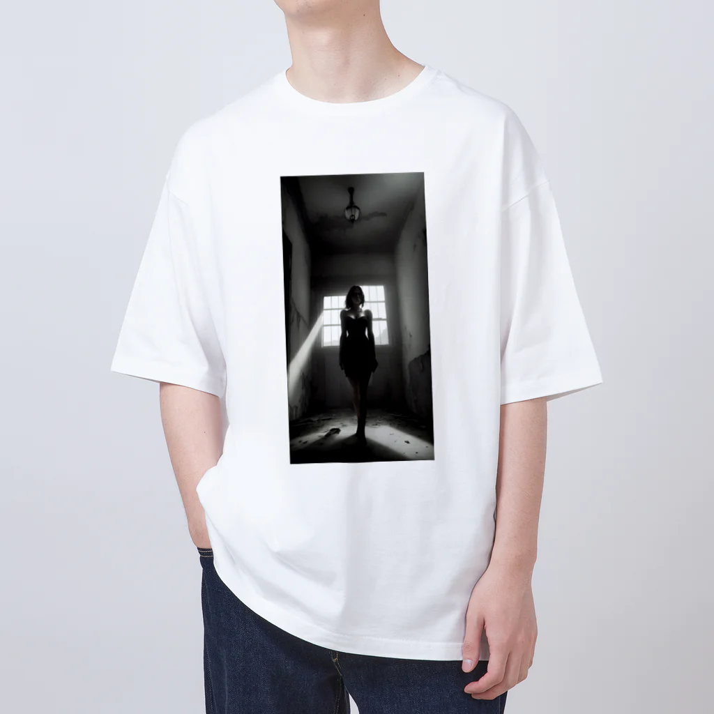 justfit150のa woman in the shadows Oversized T-Shirt