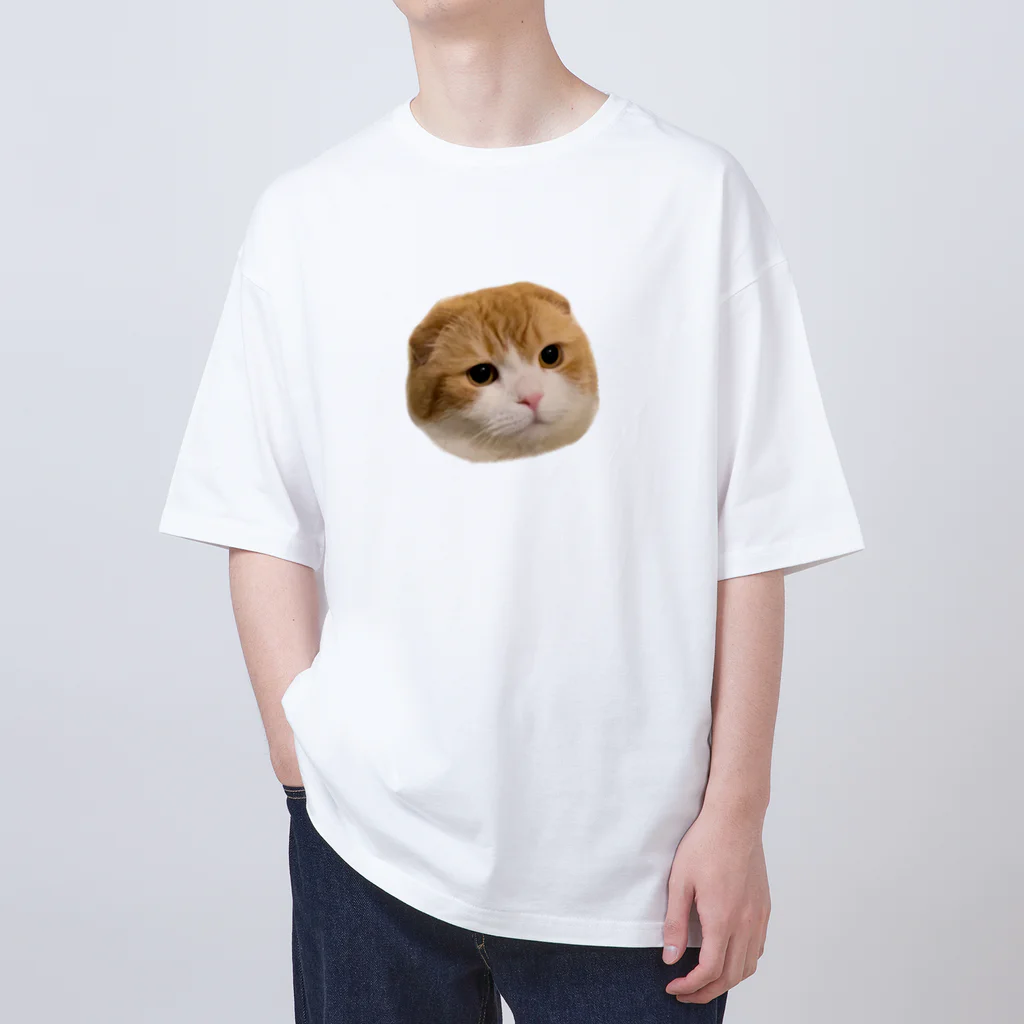 Pemomiの丸顔のねこ Oversized T-Shirt