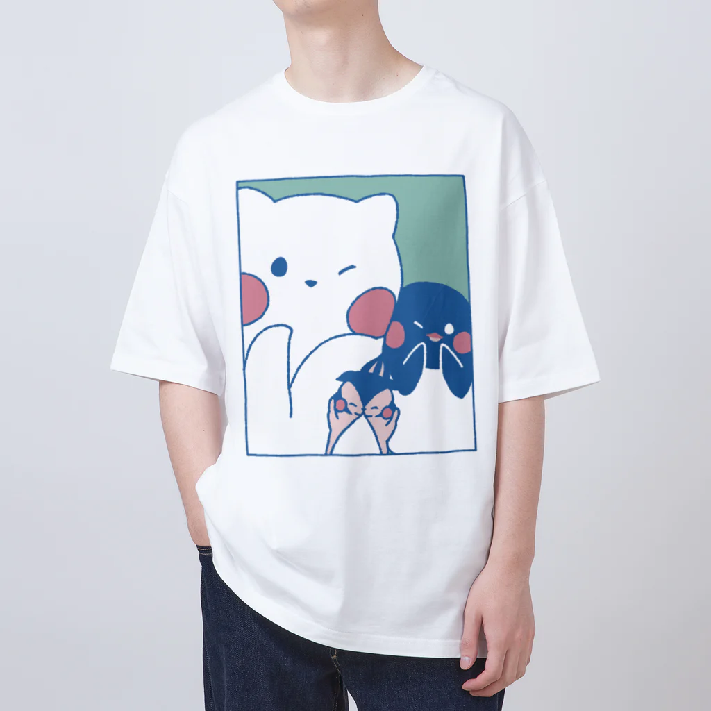 tafu tafuのかわいいポーズのしろぎんしま Oversized T-Shirt