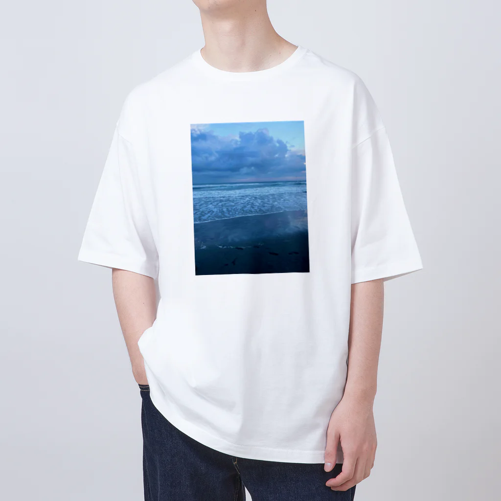 豊風本舗の夏の九十九里浜の浜辺　３ Oversized T-Shirt