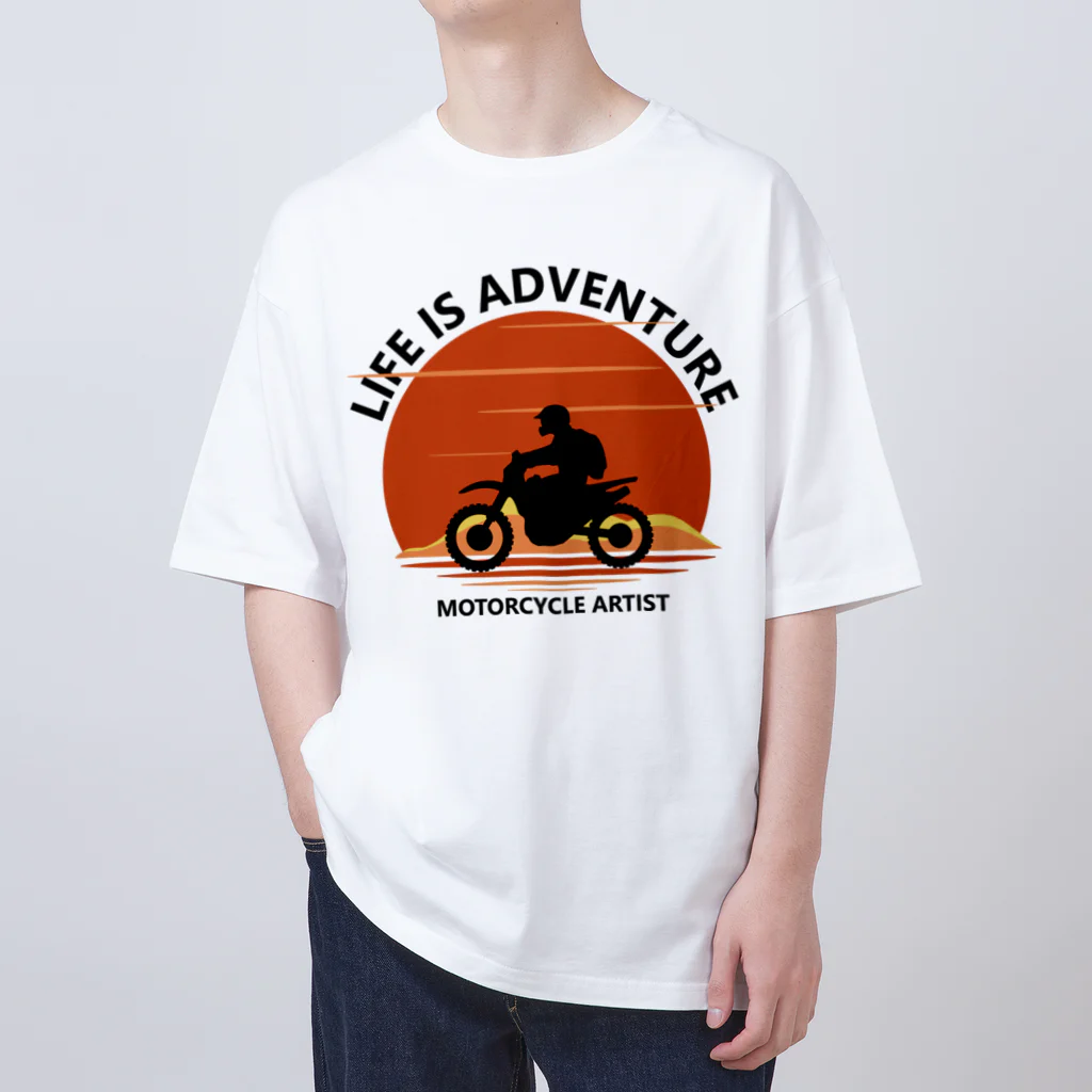 アージーのLife is Adventure Oversized T-Shirt