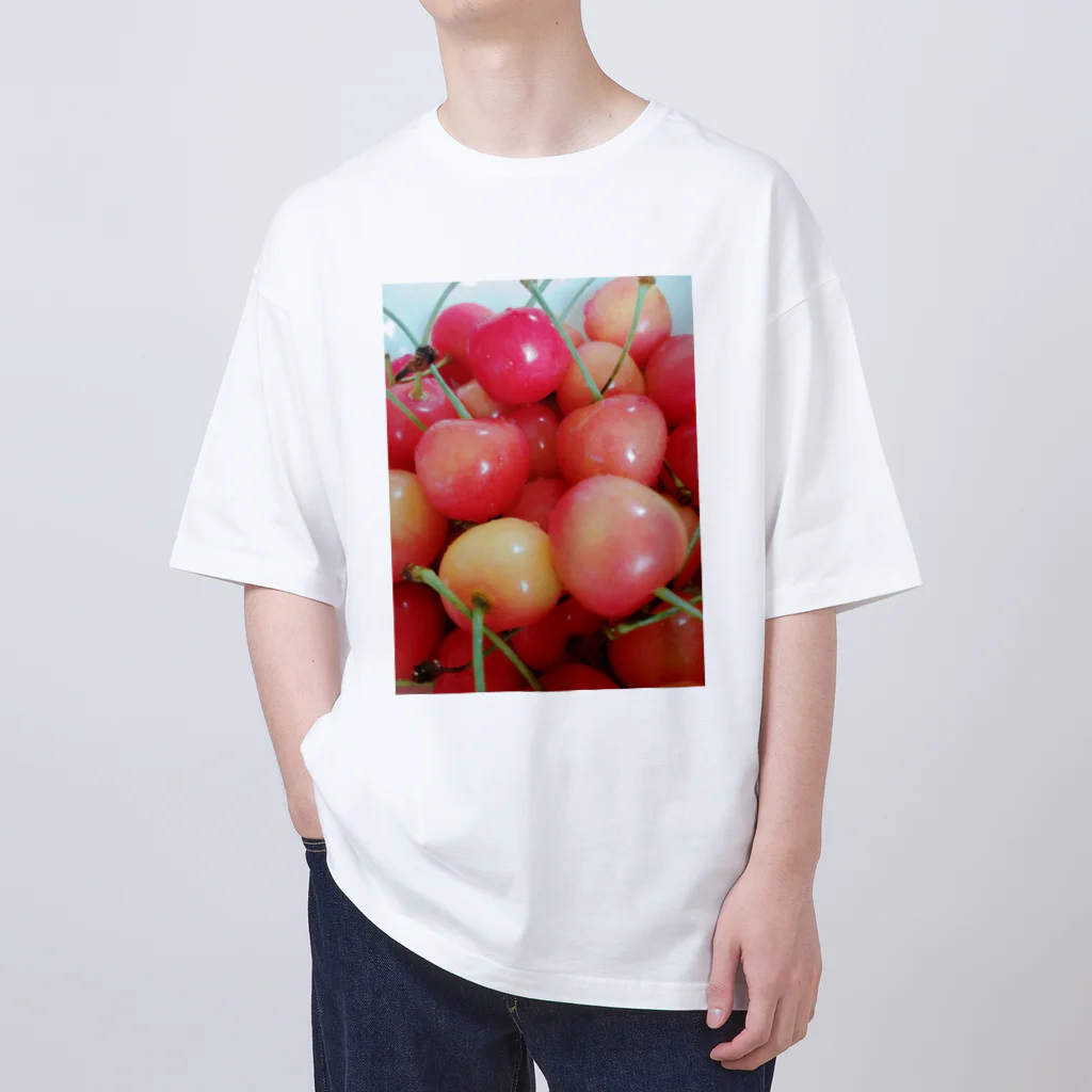 ちの間の瑞々しいさくらんぼシリーズ Oversized T-Shirt