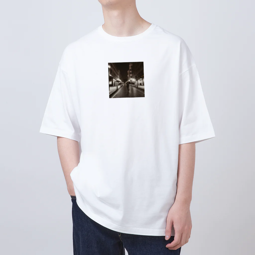 Atelier_de_rossiの黒猫夜景 Oversized T-Shirt