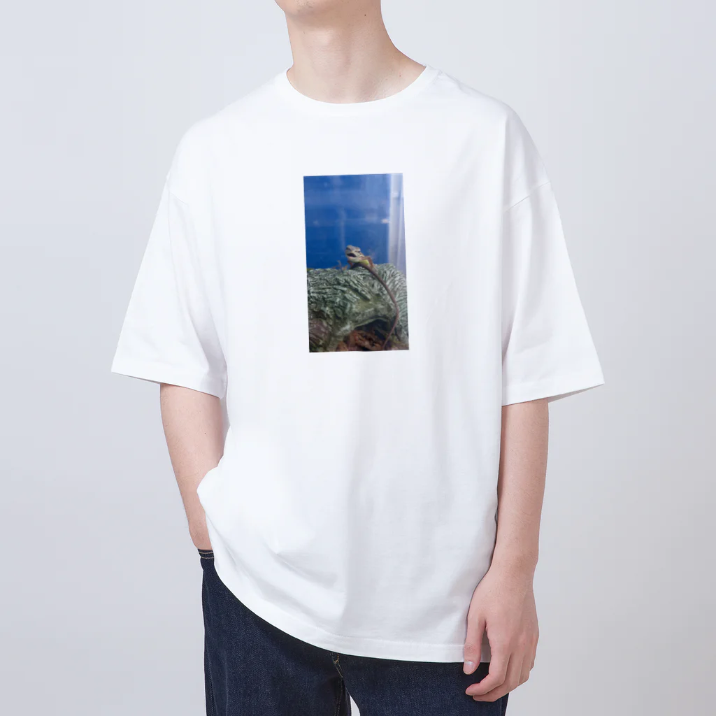 Makoto_Kawano Designの笑うトカゲ Oversized T-Shirt