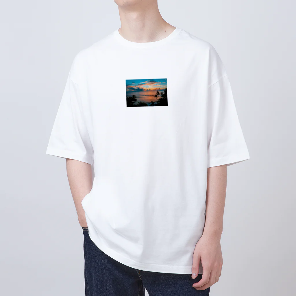 KSK SHOPの海と夕陽のコントラスト Oversized T-Shirt