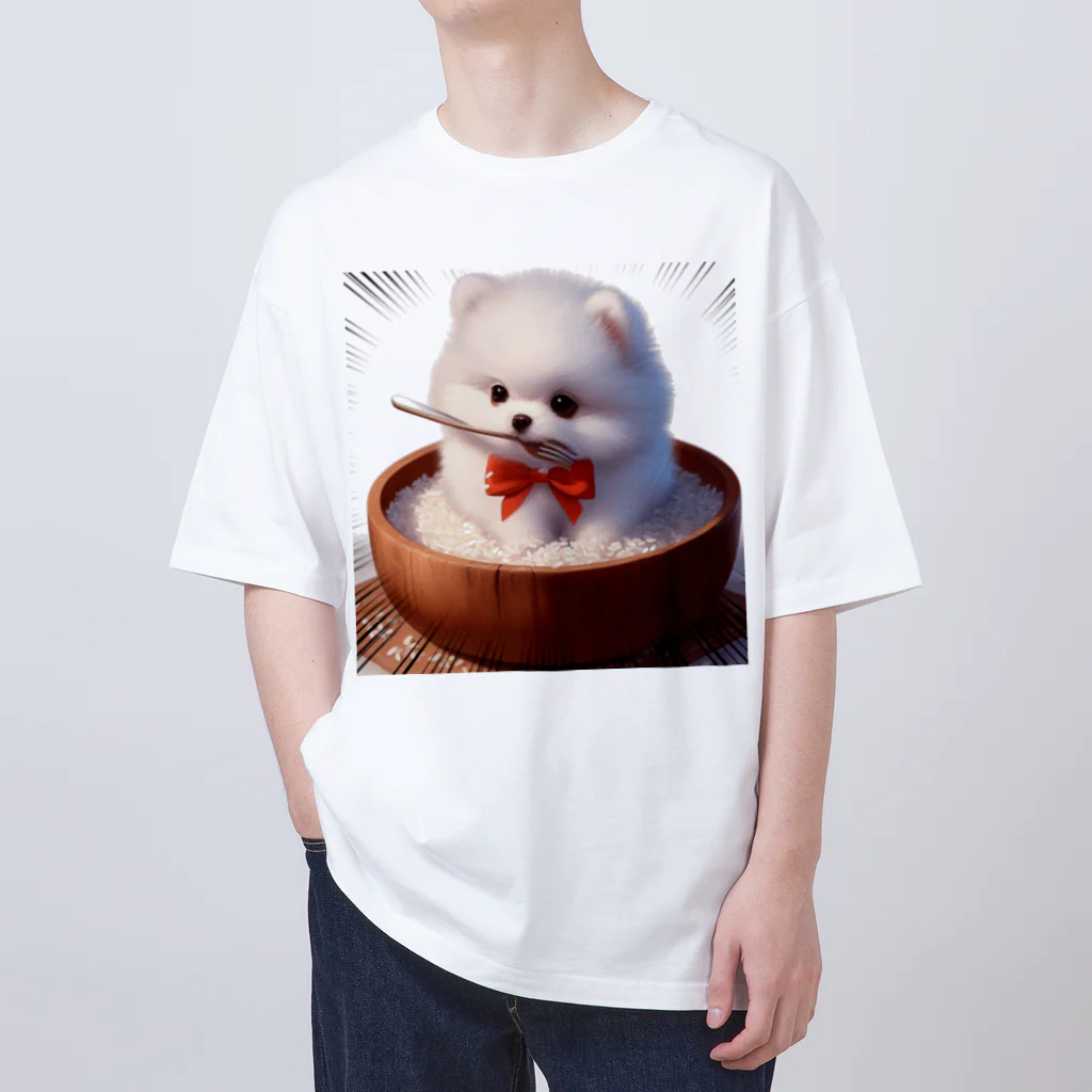 Pom-Dog'sのご飯に埋もれる白ポメ Oversized T-Shirt