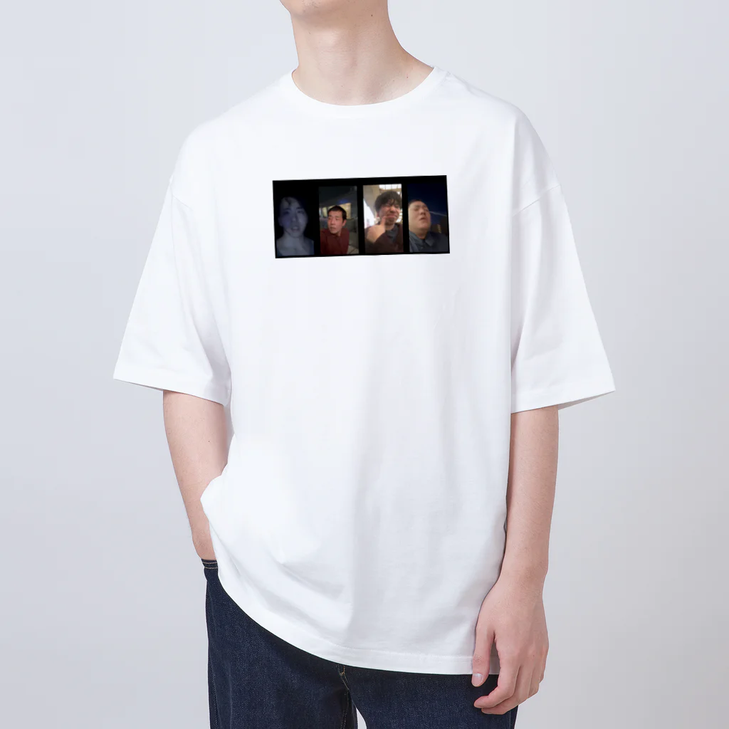 チーム「ヘアスプレー」の４人写真 Oversized T-Shirt