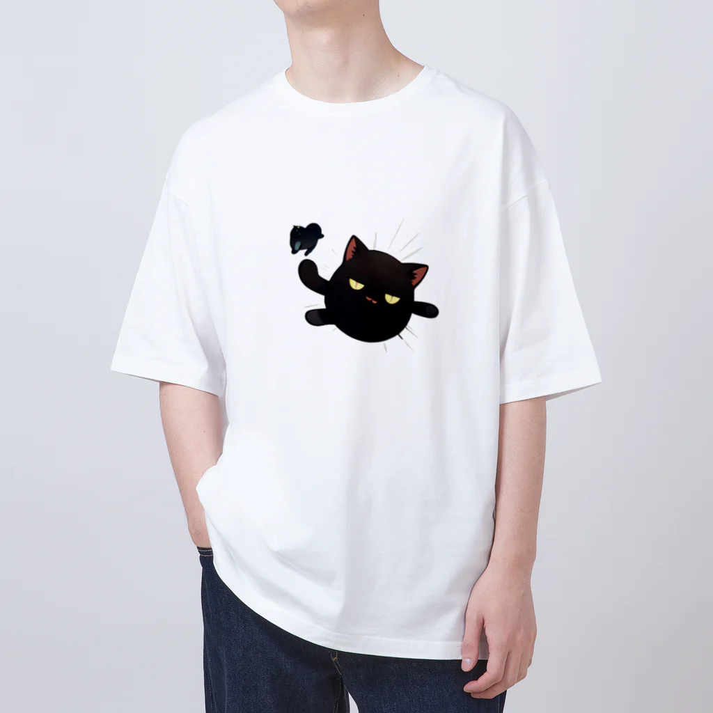 かわいい女の子とシュールな絵のジト目ネコ オーバーサイズTシャツ