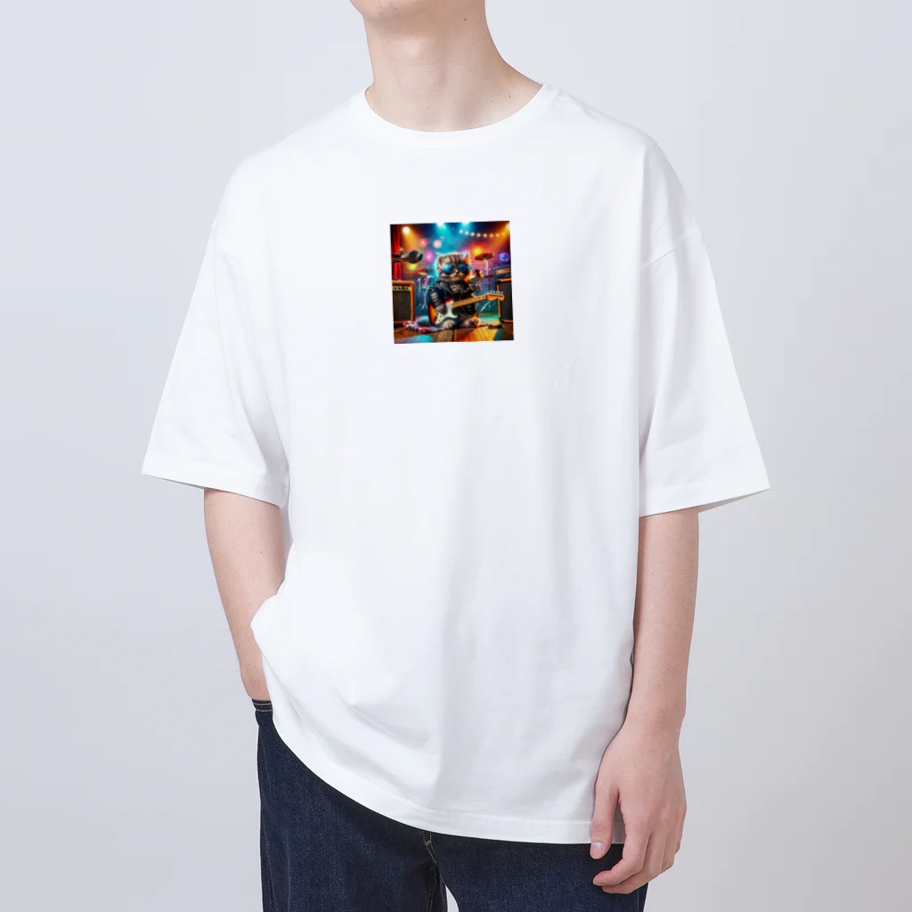 kazhiroの「ロック界の新星！かわいすぎる子猫ちゃんがミュージシャンデビュー！」 Oversized T-Shirt