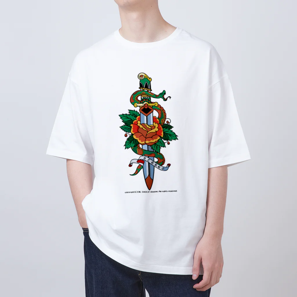 ファンシーTシャツ屋の蛇と薔薇のダガータトゥーデザイン Oversized T-Shirt