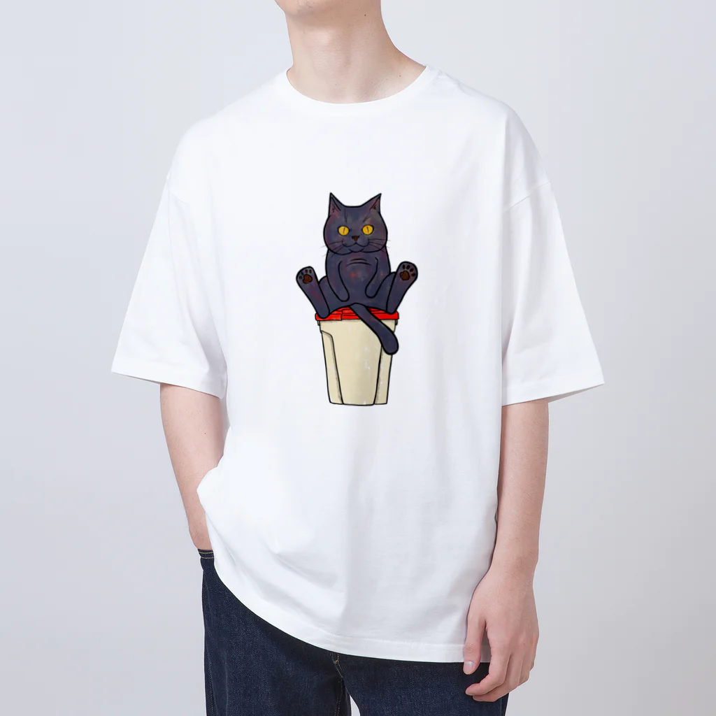 TAKE-TONのゴミ捨て場のカラス対策 Oversized T-Shirt