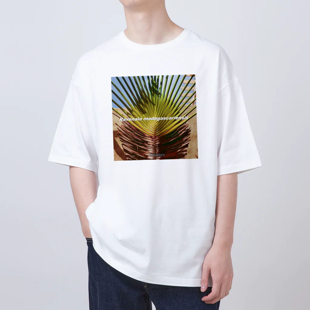 botaniaxのタビビトノキ Oversized T-Shirt