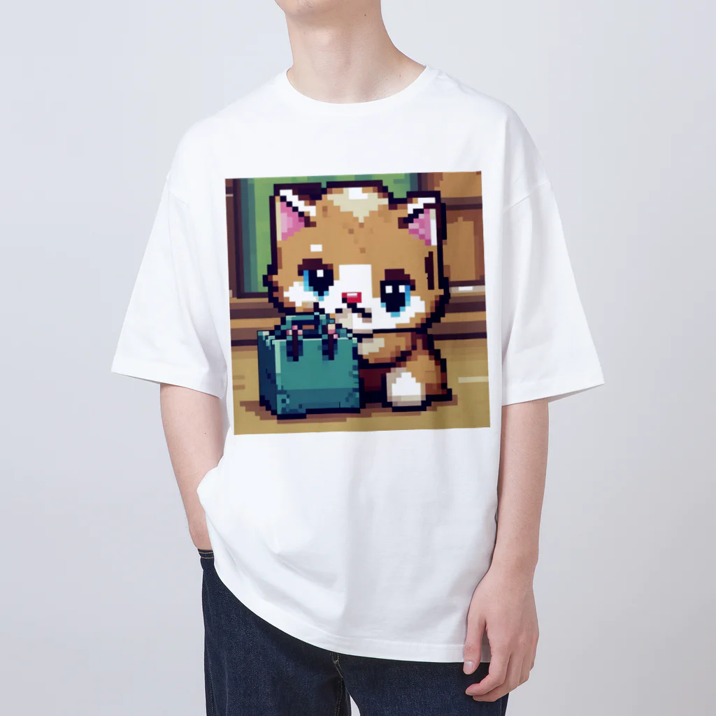 にゃんにゃんの箱の中身が気になる子猫 オーバーサイズTシャツ