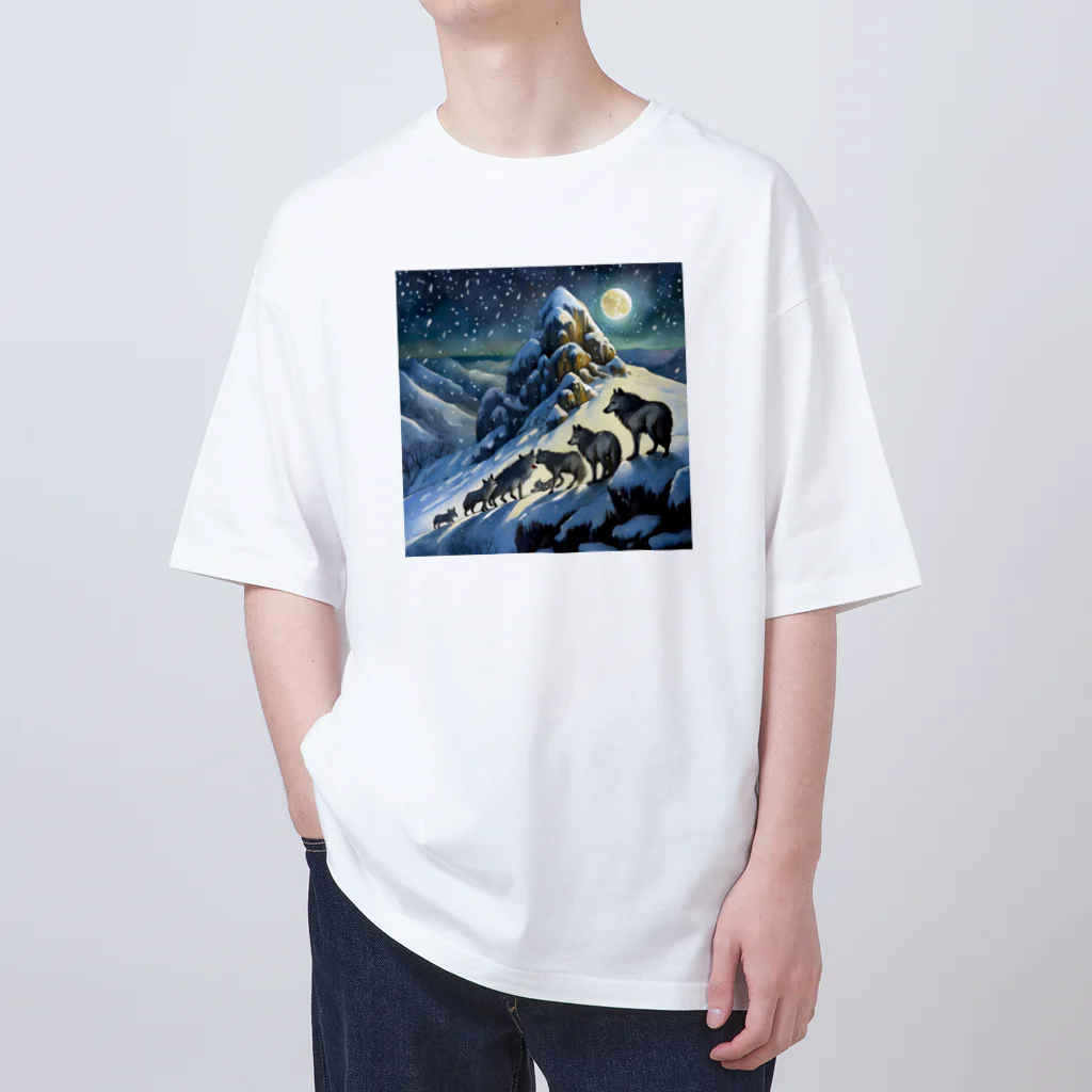 DREAMHOUSEの雪山のオオカミの群れ Oversized T-Shirt