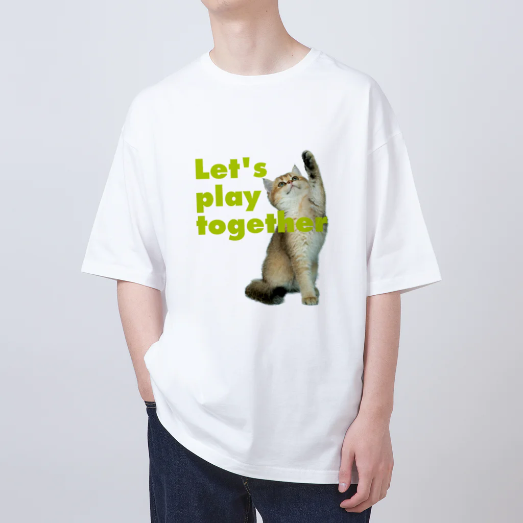 動物専門グッズ店 Global Buzz wordsの猫と遊ぼうグッズ Oversized T-Shirt