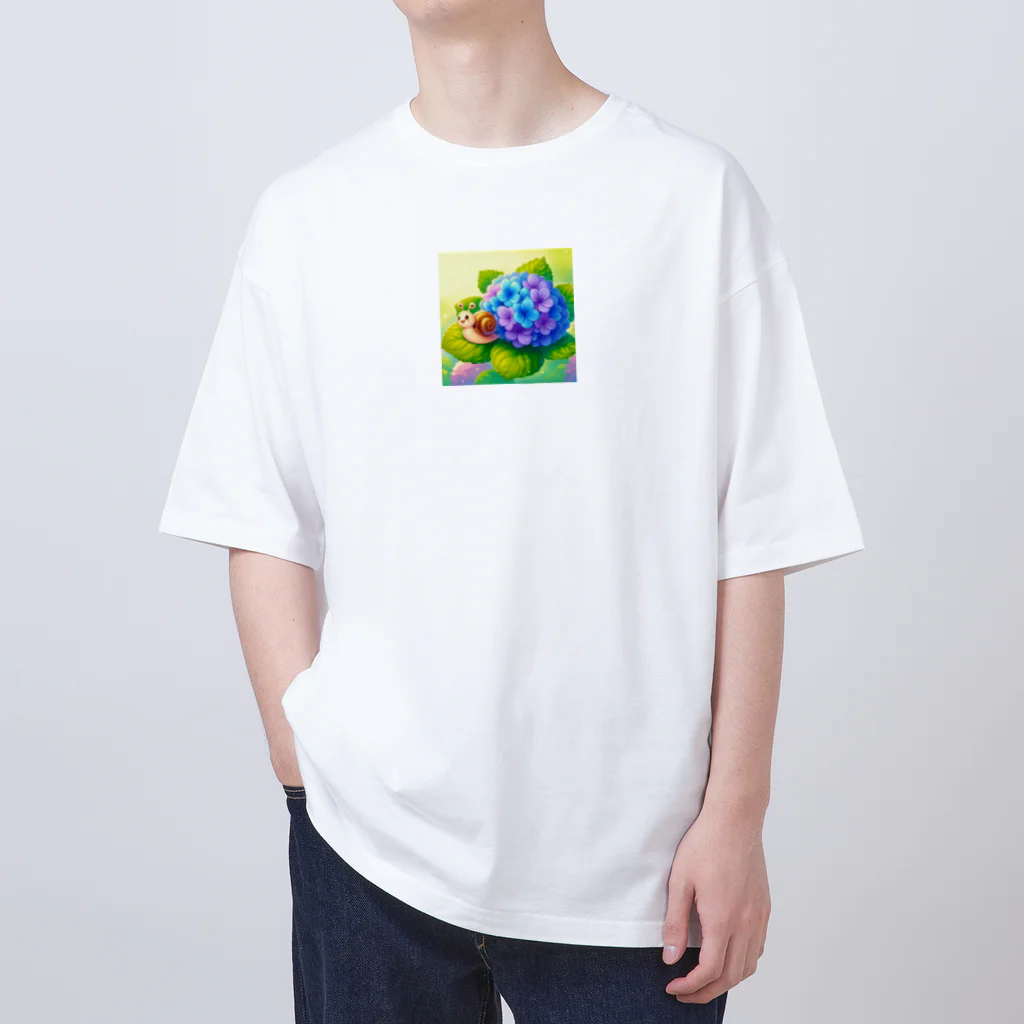 かるるんショップのあじさいとカタツムリ　雨上がり Oversized T-Shirt