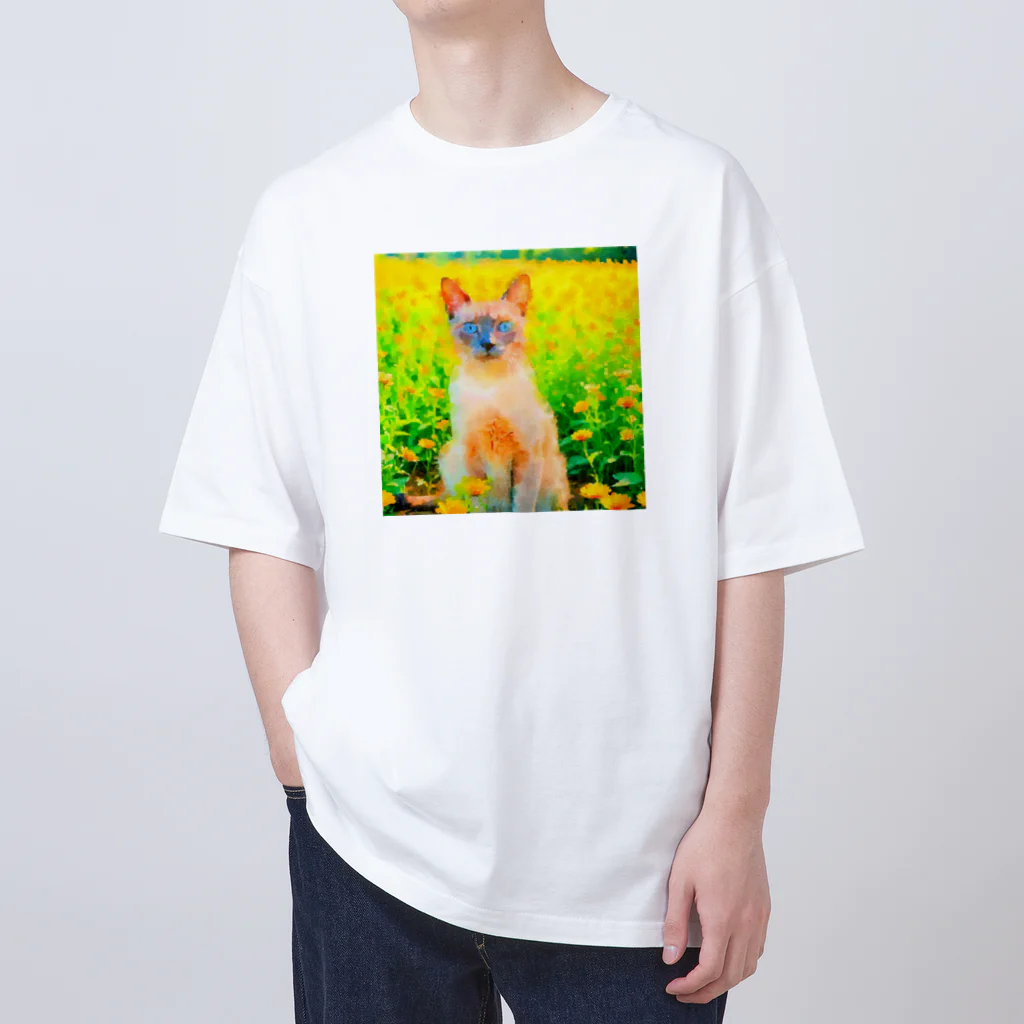 猫好きの谷の猫の水彩画/花畑のトンキニーズねこのイラスト/ポイントネコ オーバーサイズTシャツ