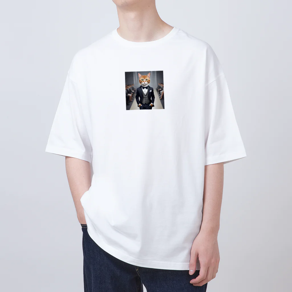 Kobayashi Kayoのランウェイを歩くモデル猫 Oversized T-Shirt