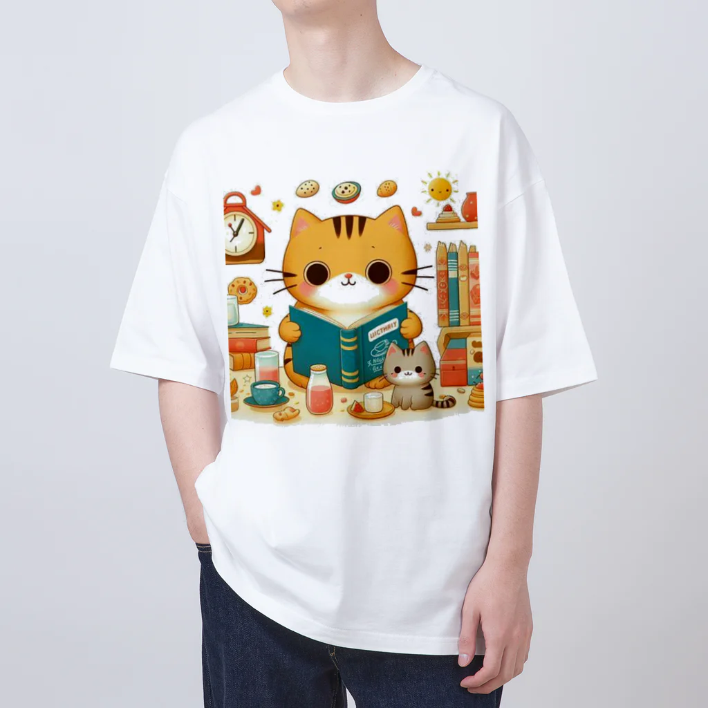 Rパンダ屋の「読書猫」グッズ Oversized T-Shirt