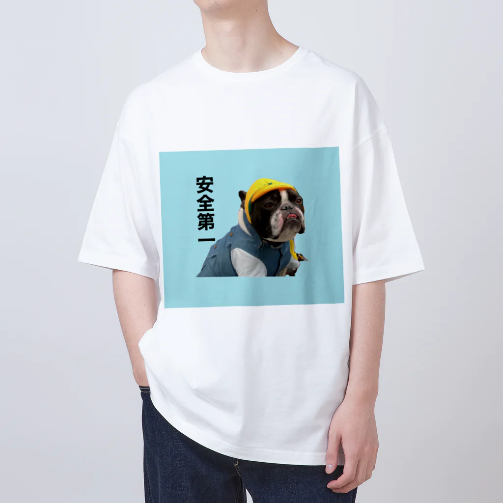 フレブル6兄弟オリジナルグッズのハチ兄さん安全第一グッズ Oversized T-Shirt