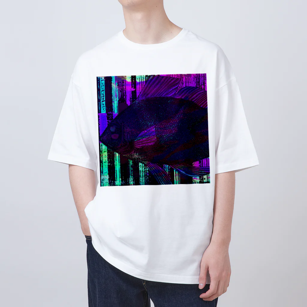 水草の六月を泳ぐ魚 Oversized T-Shirt