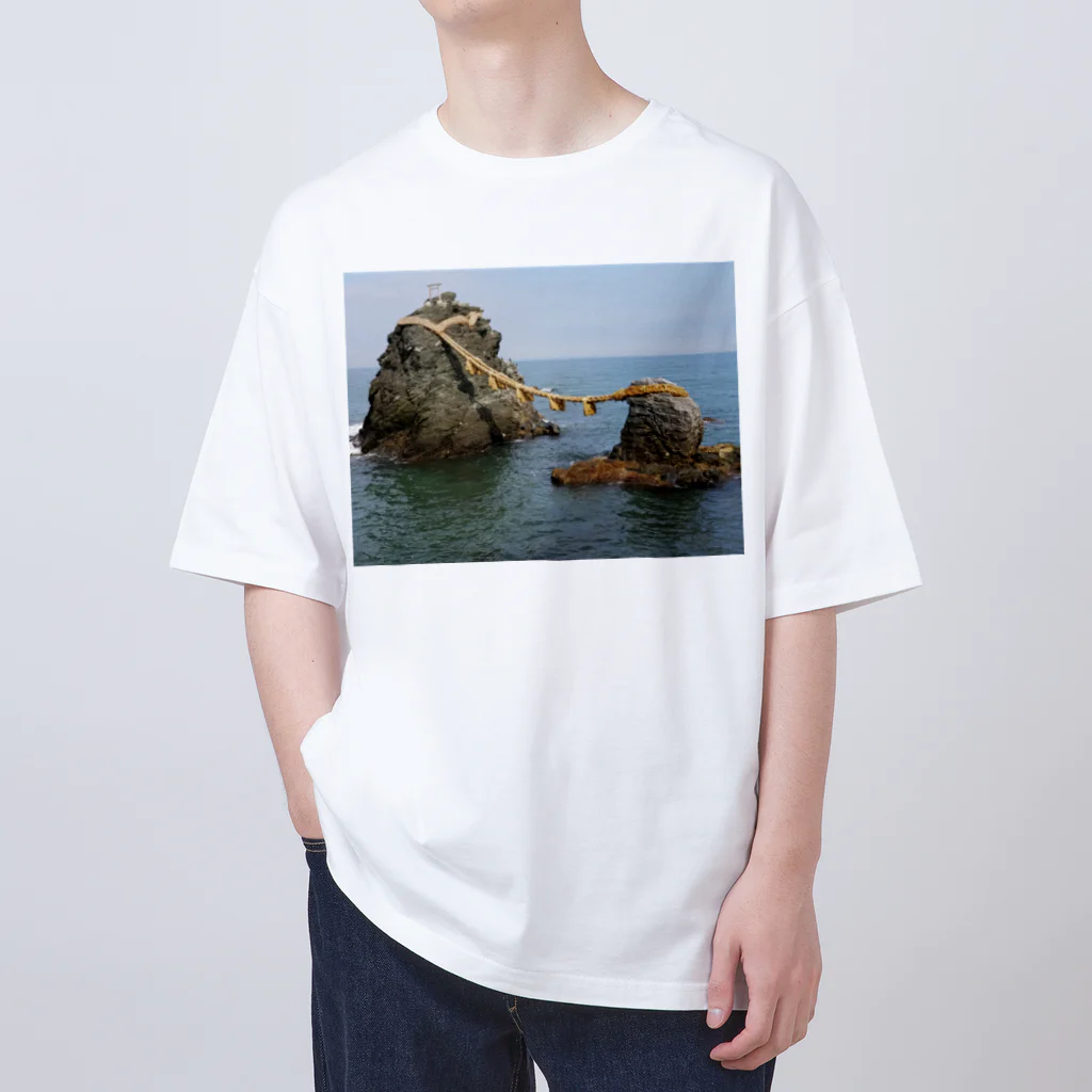 amaterasu358800の夫婦岩 Oversized T-Shirt