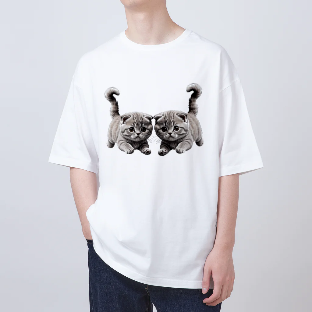 猫は正義♡のやんちゃな子猫 オーバーサイズTシャツ