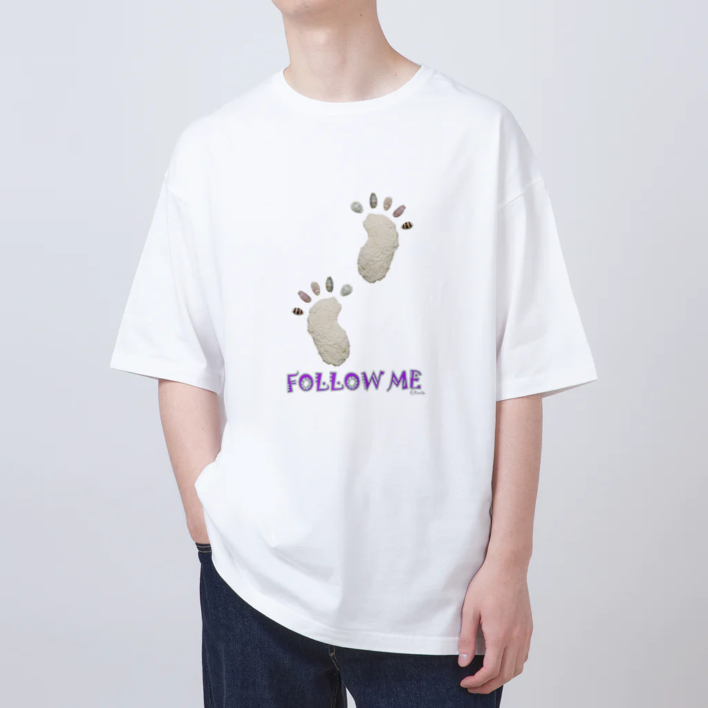 Keiko_Naoko-Art-Japanのエコのあしあと (”Ecoralogical©” Footprints)   FOLLOW ME Oversized T-Shirt