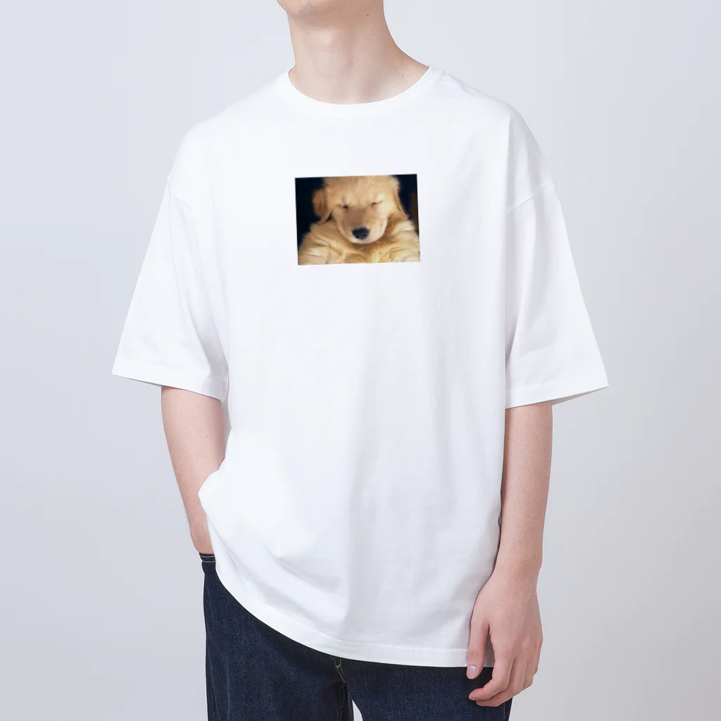 さら【ゴールデンレトリバー】のゴールデンレトリバーの子犬 オーバーサイズTシャツ