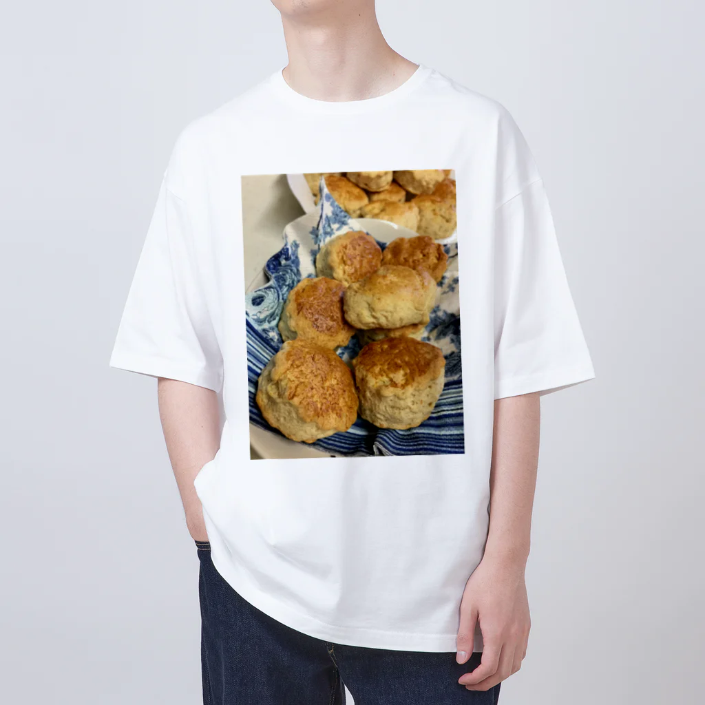 ほっこりうさぎ堂の焼きたて！スコーン オーバーサイズTシャツ