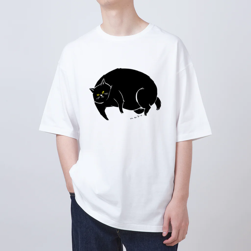 タバタ画房のふてぶてしいクロねこ Oversized T-Shirt