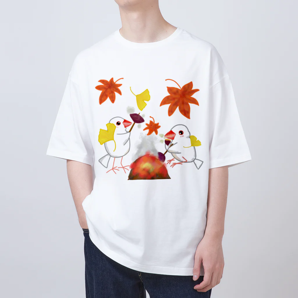 Lily bird（リリーバード）の落ち葉と焼き芋と文鳥ず Oversized T-Shirt
