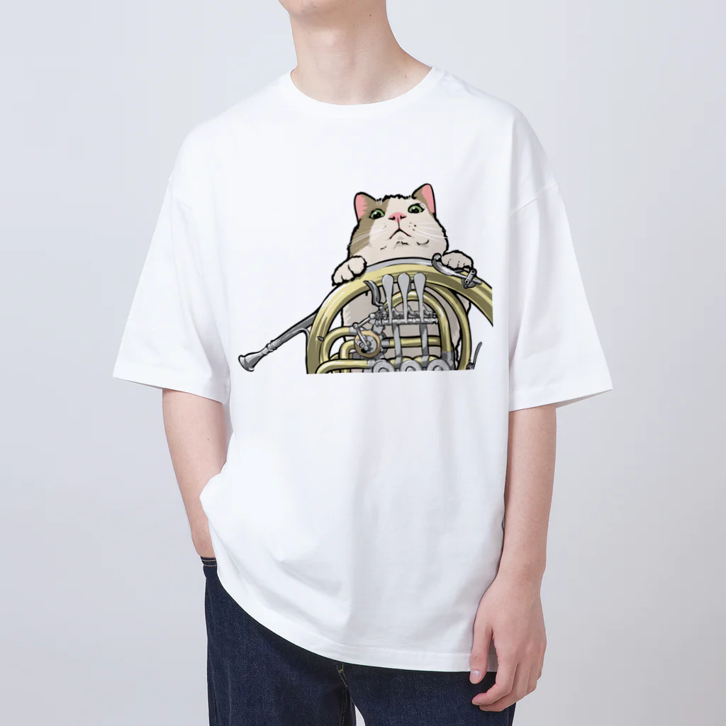 ももねこ工房（　◜◡‾）のホルンからのぞくネコ オーバーサイズTシャツ