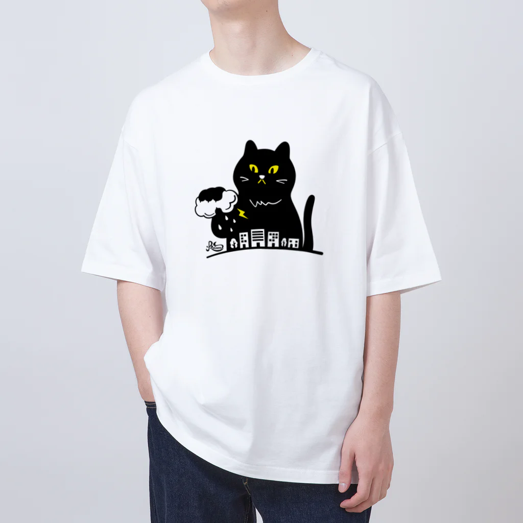 kocoon（コクーン）の嵐を招く黒猫 オーバーサイズTシャツ