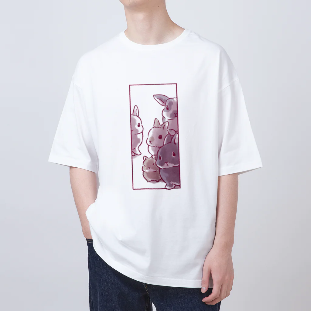 大賀一五の店のうさぎに覗かれる Oversized T-Shirt