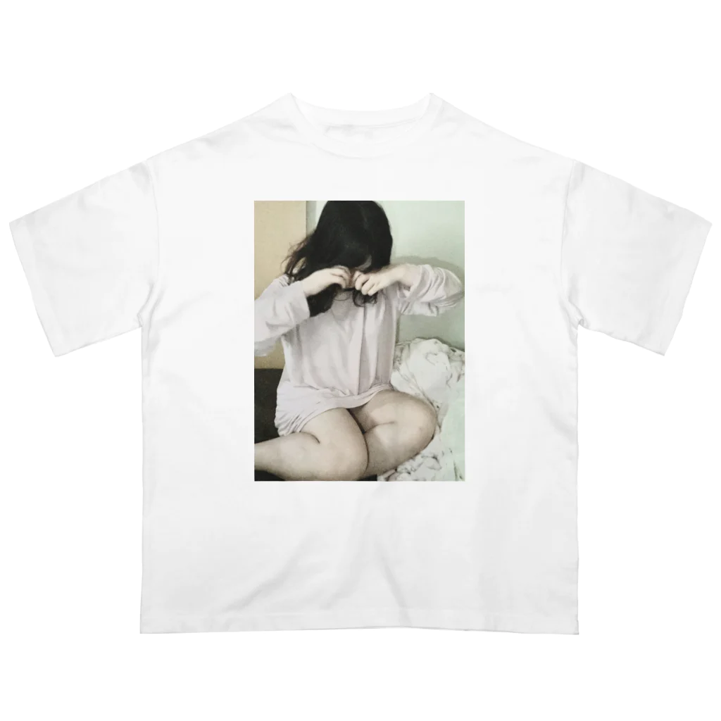 桐嶋ひよりの君が置いていったんでしょ Oversized T-Shirt