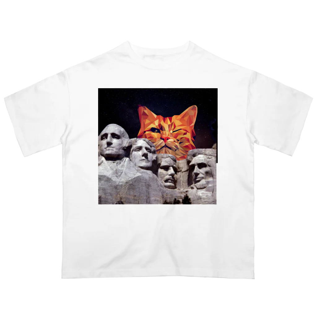 SPADAのMoai Statue and Cat Art Oversized T-Shirt