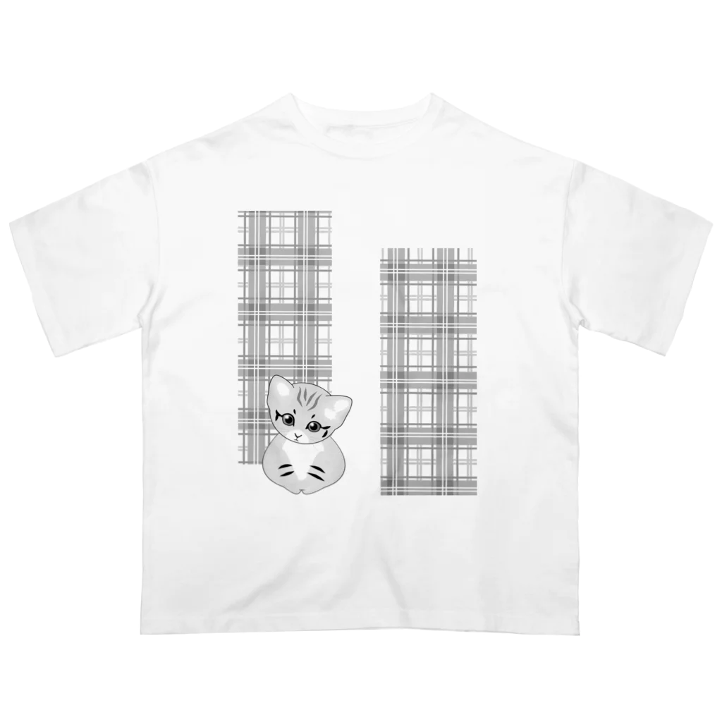 いろはにゃんこ堂の砂漠にいそうな猫さん(チェック柄/モノトーン) オーバーサイズTシャツ