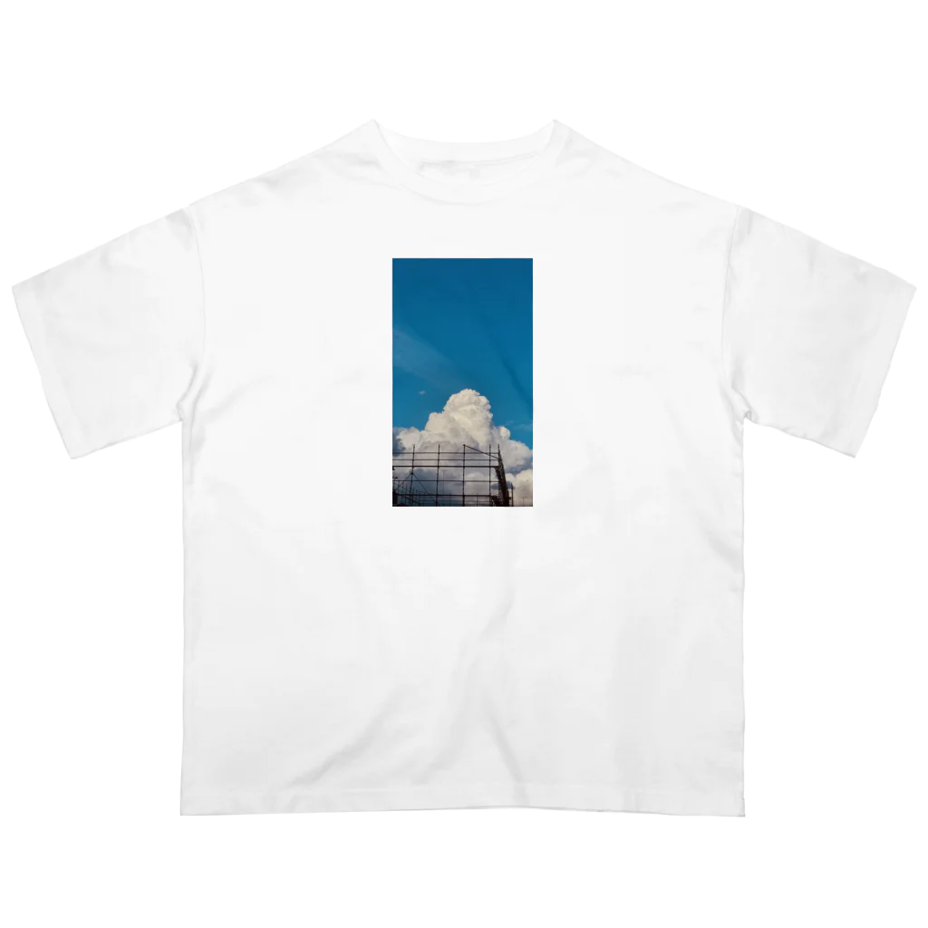 私のへやの住宅街の夏空 Oversized T-Shirt