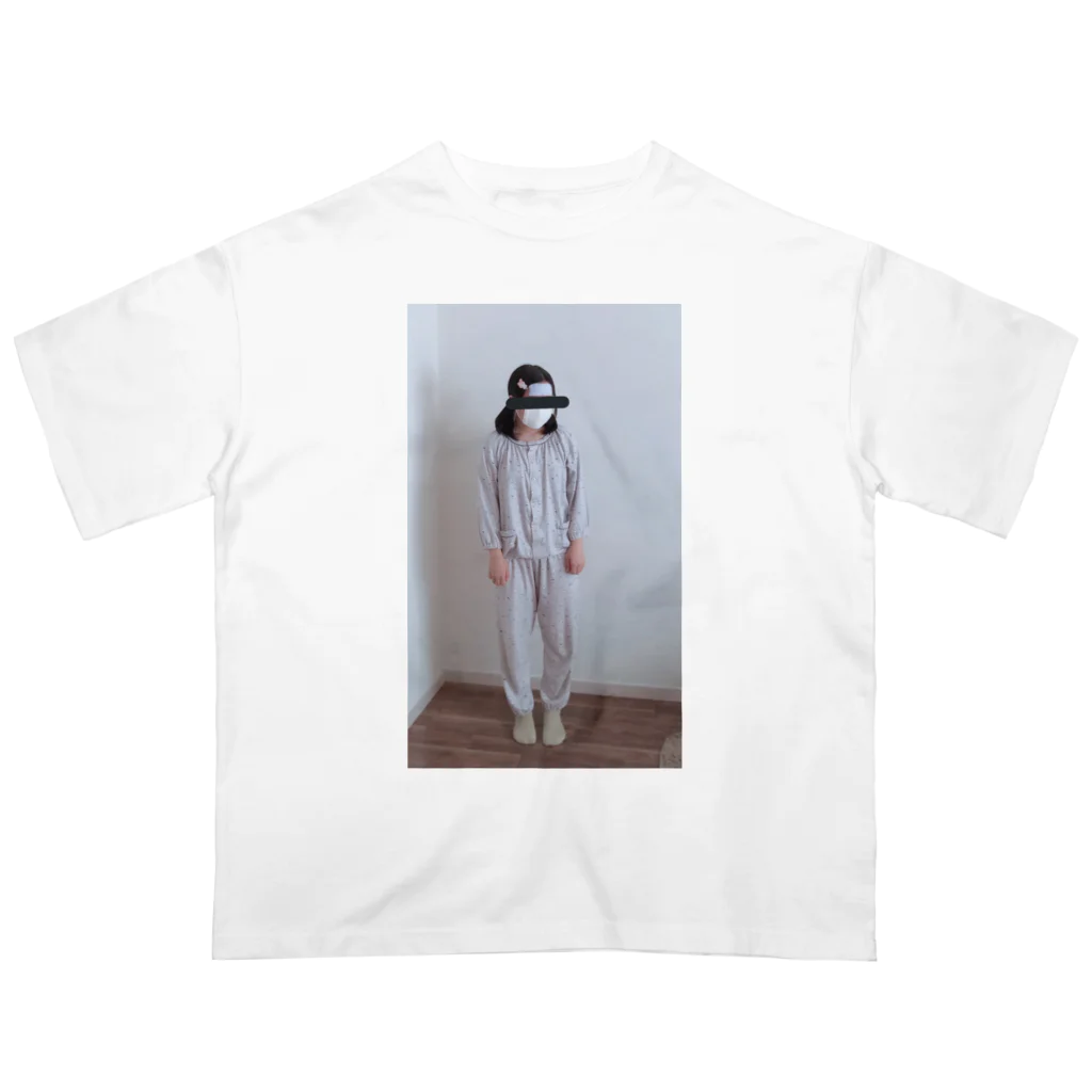 漬けマグロの小児科の待合室の子供 Oversized T-Shirt