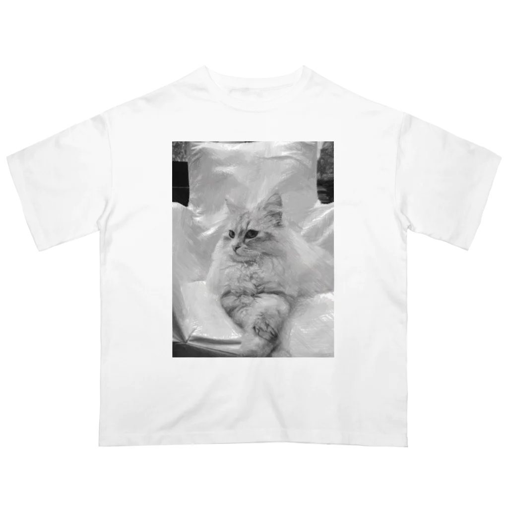 Maarjaara_Maarjaaraの白い猫と白い椅子_2 オーバーサイズTシャツ