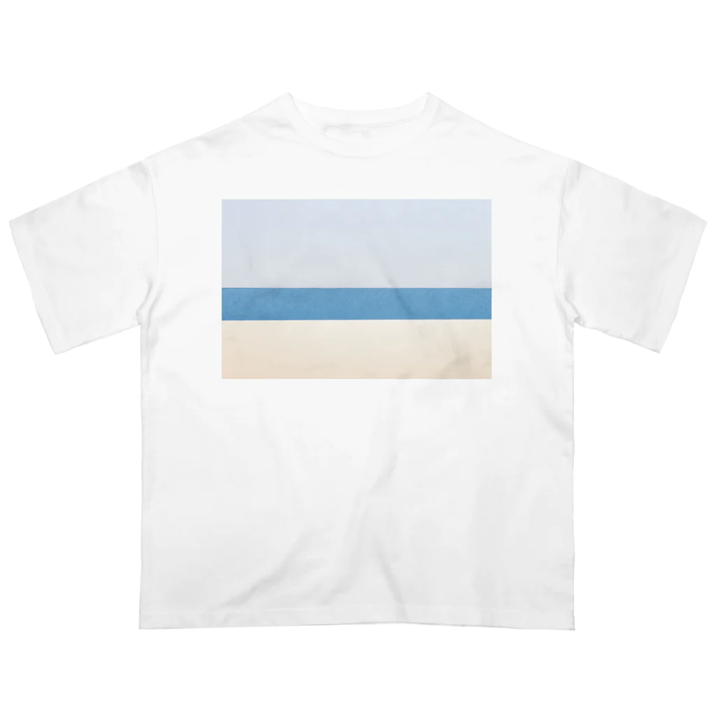 TATTUの白と青と水色の紙で作った砂浜のイメージ Oversized T-Shirt