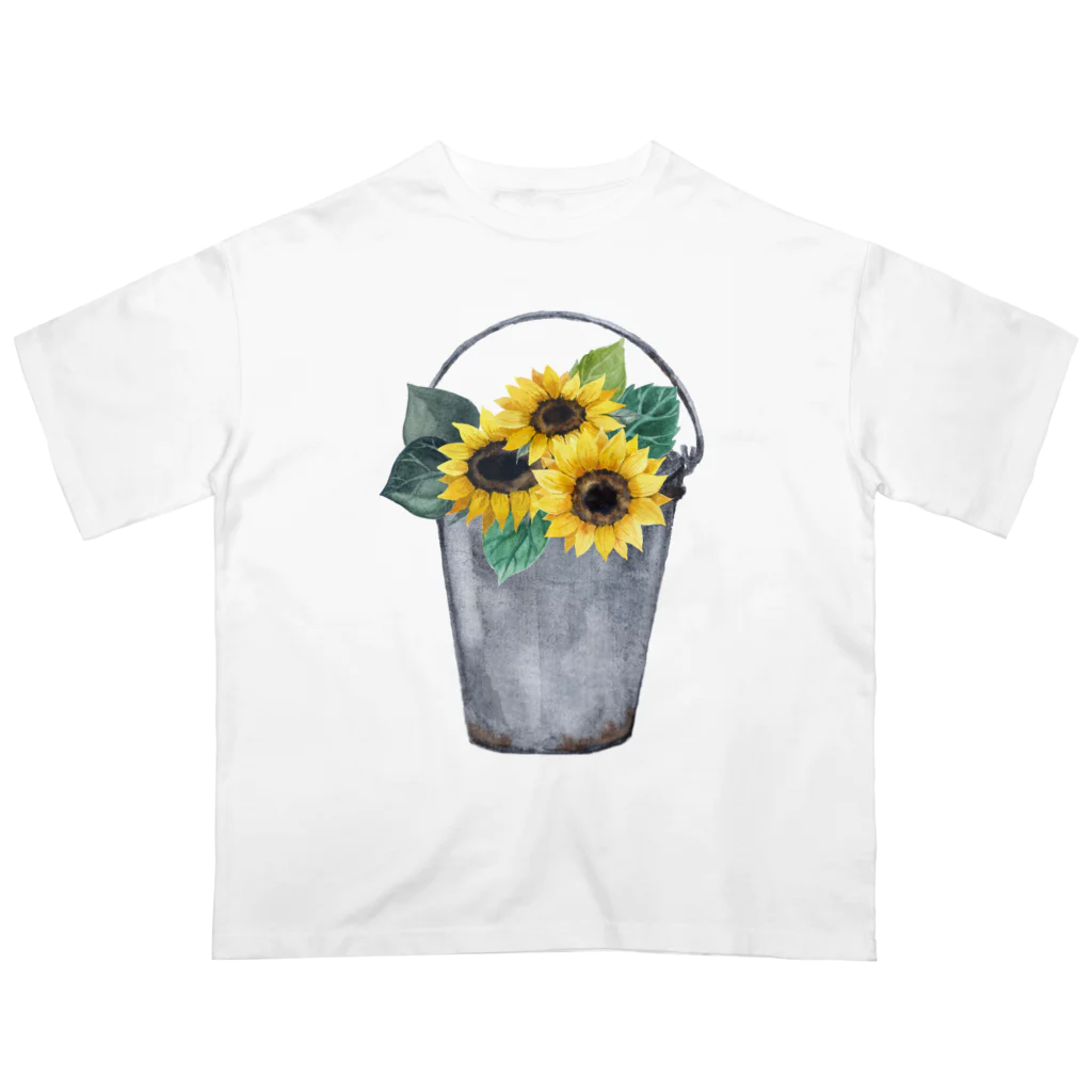 Fred HorstmanのWatering bucket and sunflowers  じょうろ と ひまわり Oversized T-Shirt